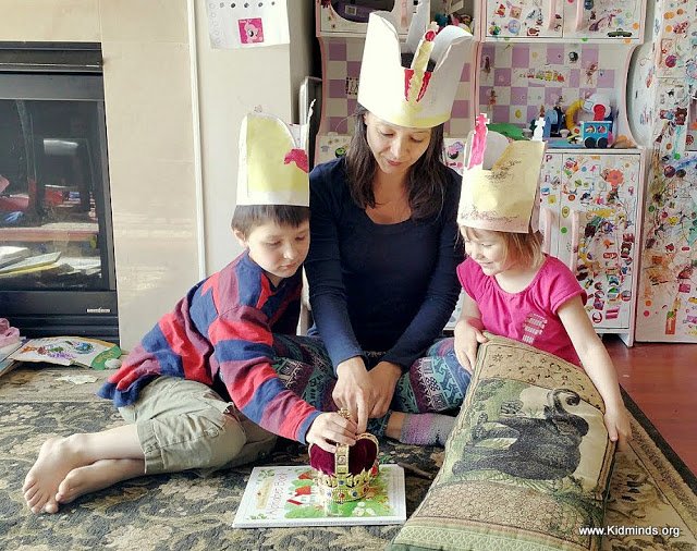 Learn how to make the Imperial Russian Crown in a few easy steps.  All you need is paper, glue, paint and glitter.   Kids will enjoy making it and wearing it