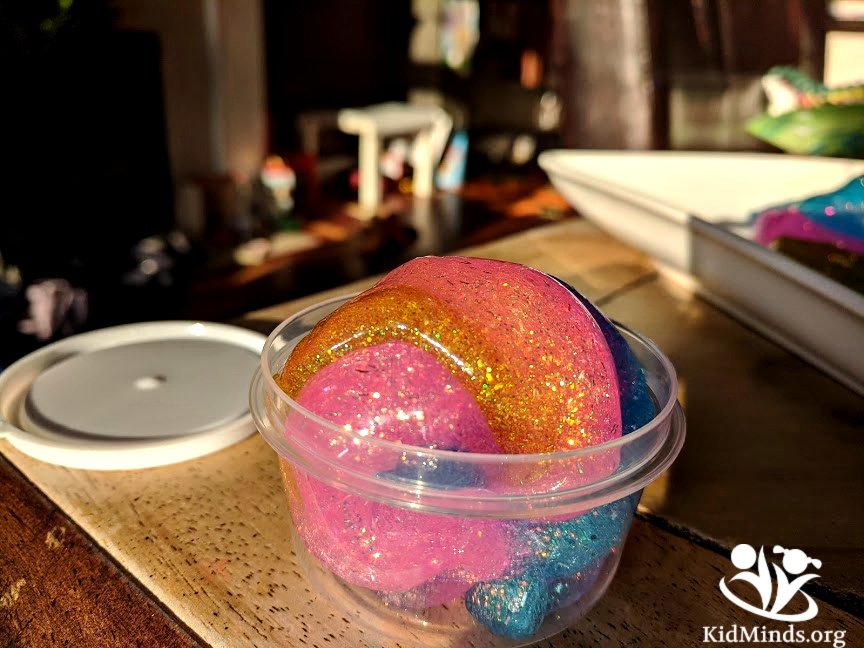 Looking for an easy activity to keep your kids busy? Basic slime requires only three ingredients and takes five minutes to set up. Bookmark this page for your next long day at home. #sensory #slime #keepingkidsbusy #formoms #kidsactivities #learningathome