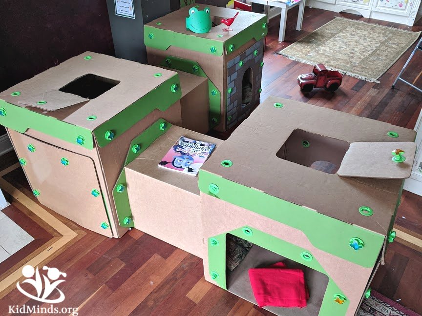 If you are looking to promote a creative, screen-free, unstructured type of child-directed play this summer, this review of BigBoxPlay might help. #kidsactivities #boxplay #STEM #laughingkidslearn #screenfreeplay