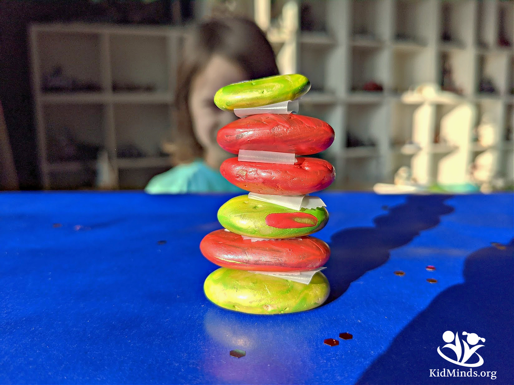 Do this simple activity after reading Dr. Seuss’s Ten Apples Up On Top, and you’ll turn storytime into a STEM lesson. #kidsactivities #DrSeuss #STEM #kidminds #handsonlearning #spring #TenApplesUpOnTop