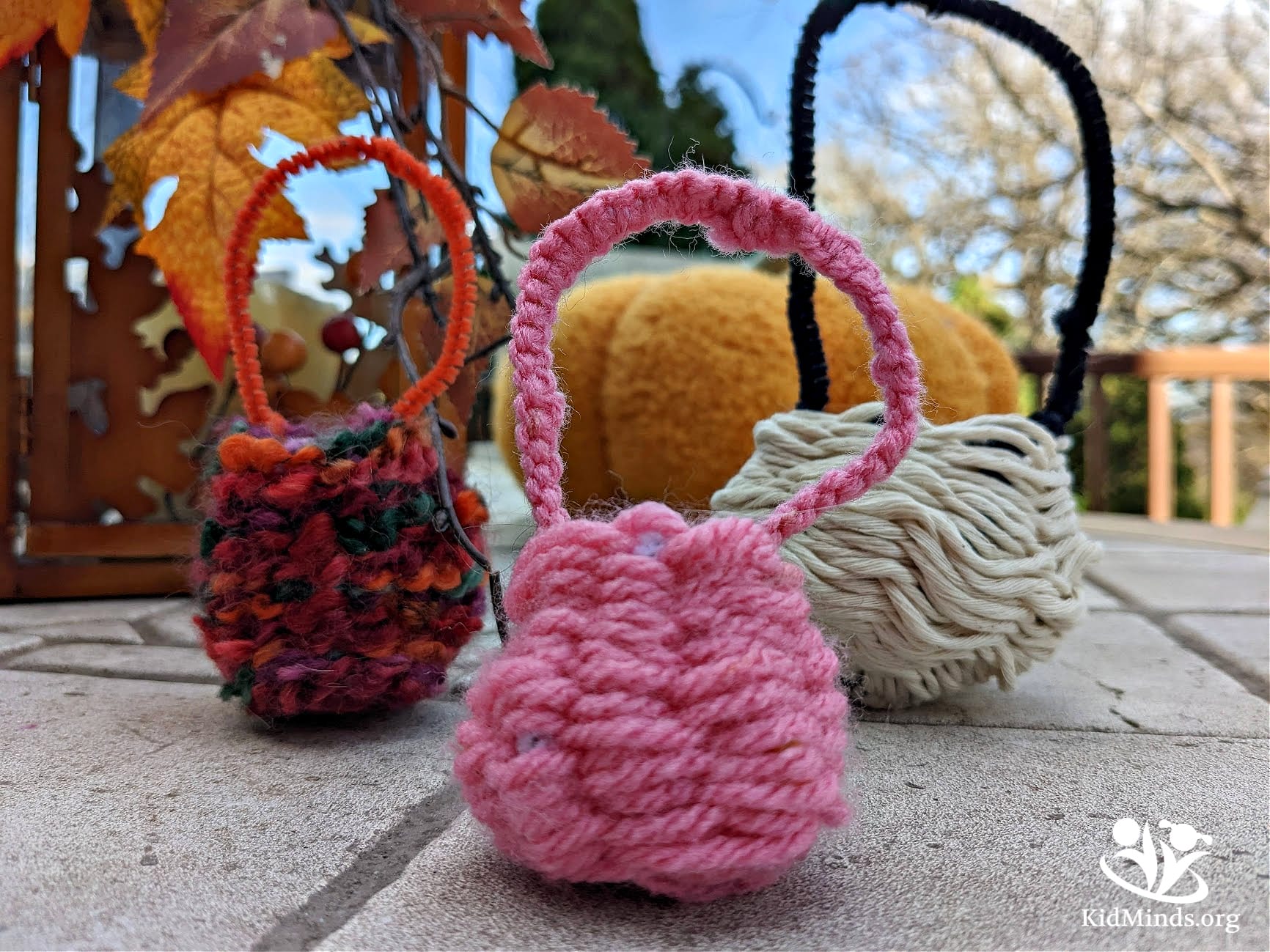 Here is an educational (and surprisingly meditative) activity to do around Thanksgiving to feel like an early settler: weave a nutting basket. #fall #kidsactivities #forkids #history #laughingkidslearn #kidminds #mentalhealth4kids